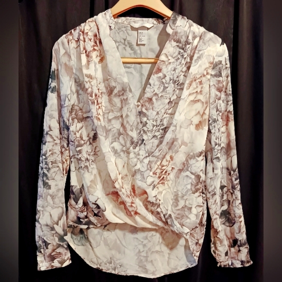 Ladies H&M Long-Sleeved Semi-Sheer Chiffon Wrap-Style Blouse - Picture 3 of 7